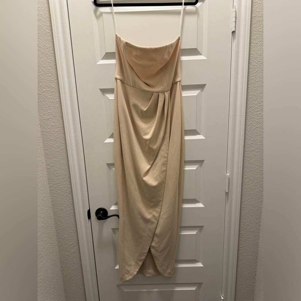 WAYF The Angelique Strapless Tulip
Crepe Midi Gown - Picture 3 of 4